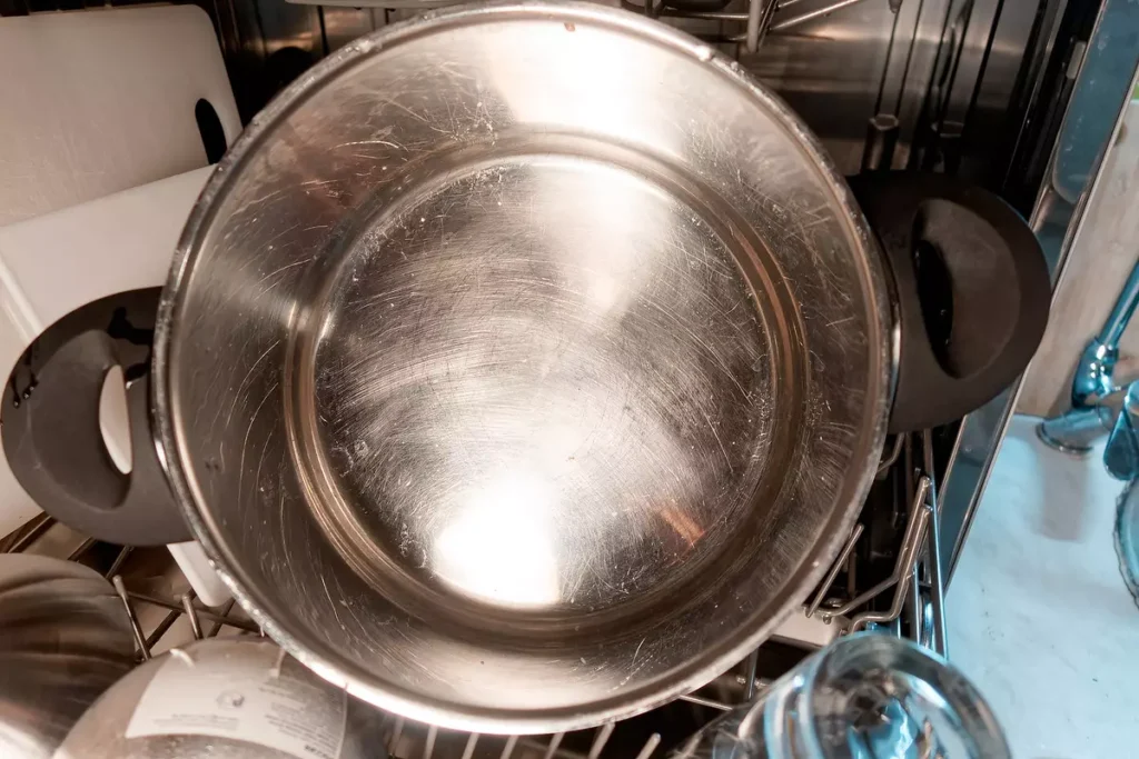 Is it possible to lie down Stainless Steel in Dishwasher?